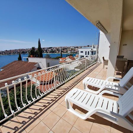Apartments Cacija Трогир Экстерьер фото