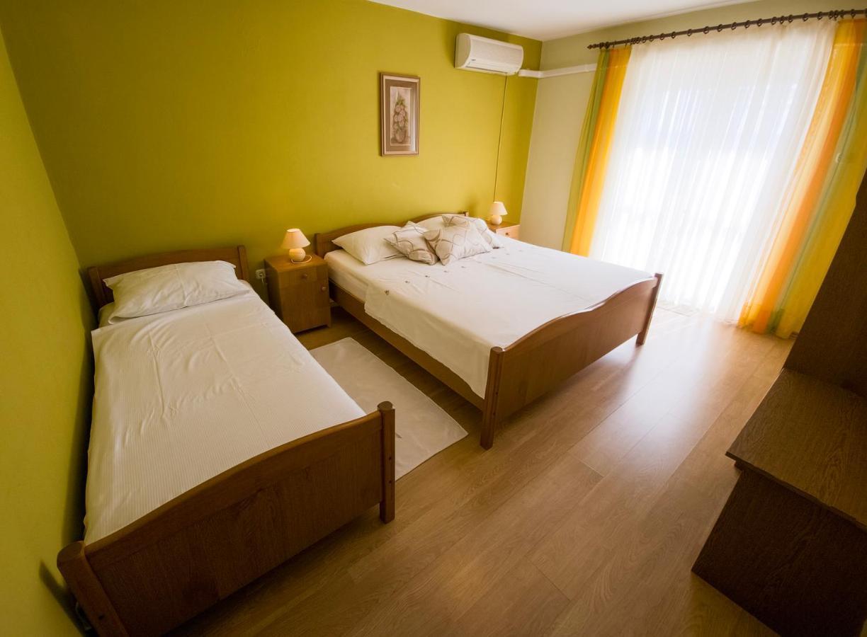 Apartments Cacija Трогир Экстерьер фото