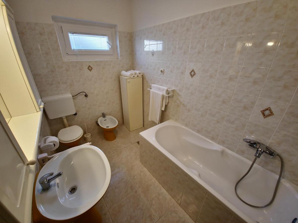 Apartments Cacija Трогир Экстерьер фото